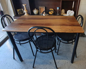 Table and 4 chair set (Varnished)